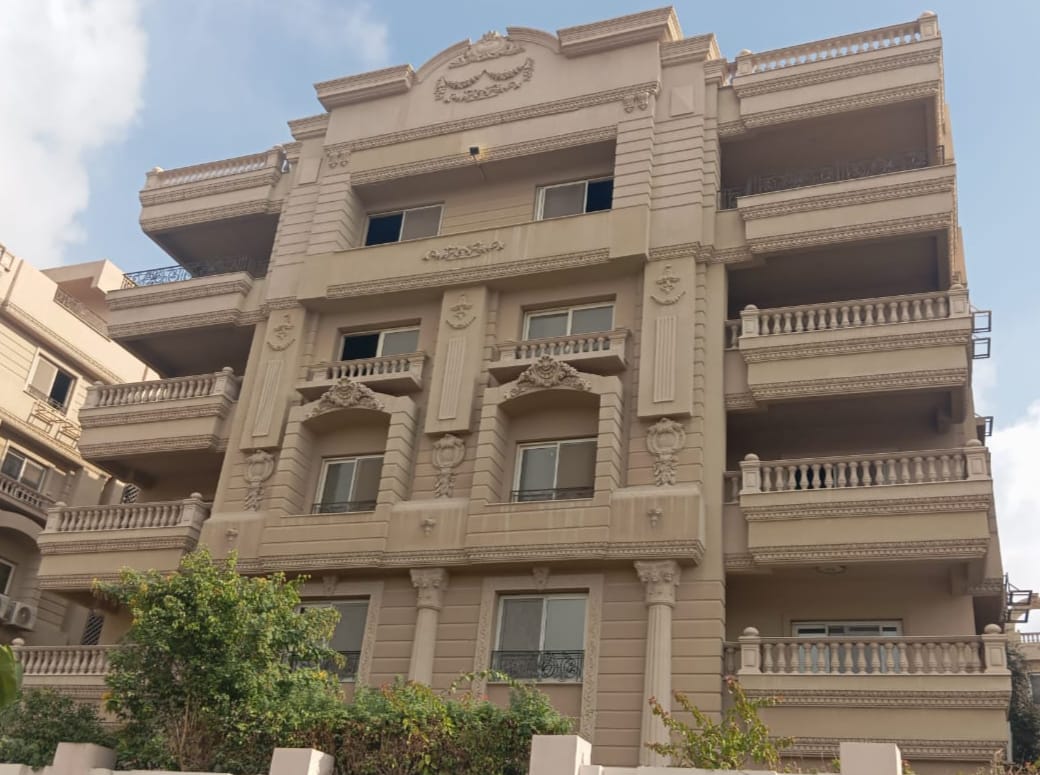 واجهة سكنية — زخارف نيوكلاسيك